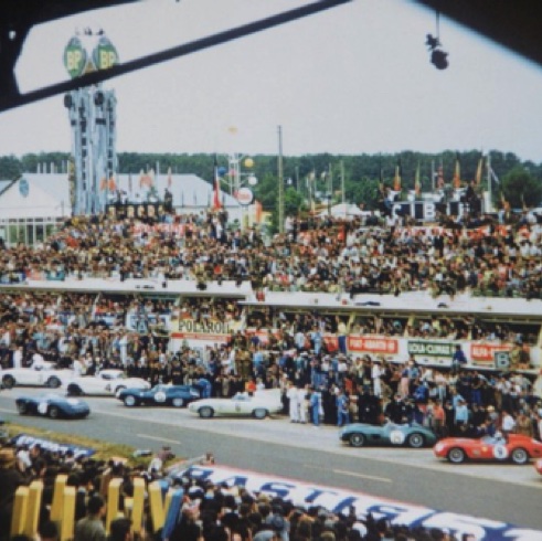 Départ des 24 heures 1960 : L'Aston et Jimmy ont pris un départ canon !!!