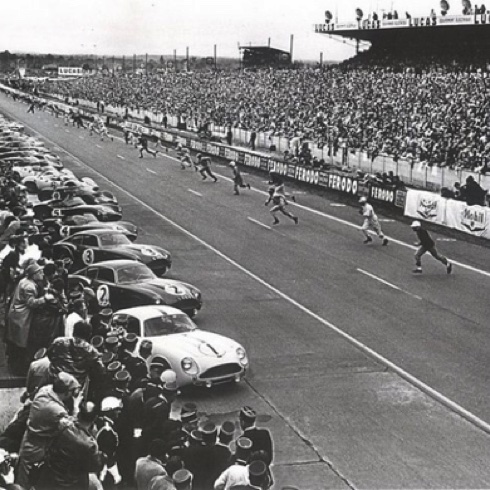 Jim sprinter au départ des 24 heures 1961