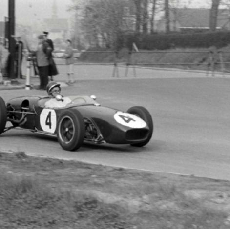 Sur le circuit urbain du Heysel pour l GP de Bruxelles
©  Georges Phillips
Contribution de Luc Ghys