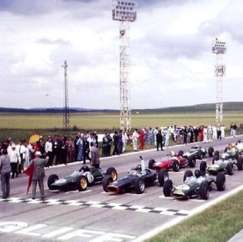 Aux côtés de Graham Hill et Dan Gurney à Reims Aux côtés de Graham Hill et Dan Gurney à Reims