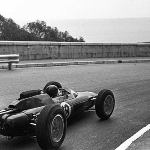 Monaco sur la Lotus 24 qui préfigure la révolutionnaire 25... Monaco sur la Lotus 24 qui préfigure la révolutionnaire 25...