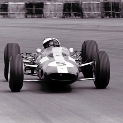 En dérapage des 4 roues à Silverstone