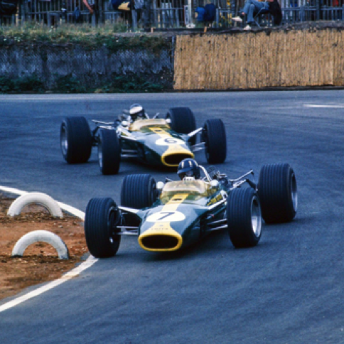 Pendant les essais sur le Bugatti : les 2 Lotus en bagarre
© Eric Della Faille
Contribution Luc Ghys