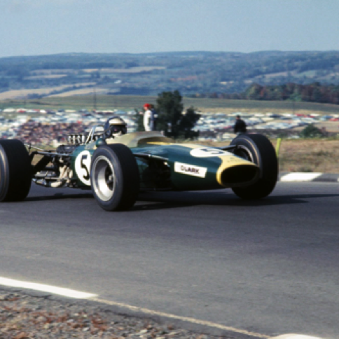 A travers les dunes de Zandwoort pour le baptême de la Lotus 49 V8 Ford Cosworth