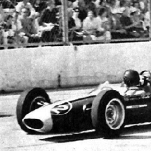 Jimmy interrogatif se tourne vers les mécaniciens