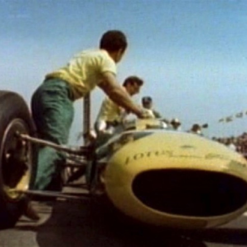 Les mécaniciens aux couleurs Lotus