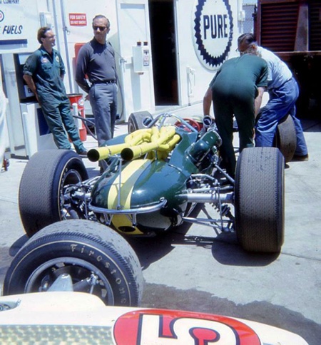 Embouteillage à la station service...
Contribution Yves Clairac/Facebook