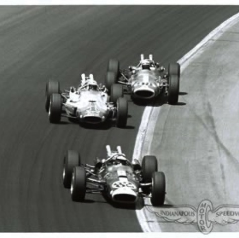 Jim devant AJ. Foyt et Parnelli Jones
Contribution Yves Clairac/Facebook