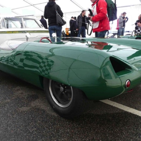 3/4 arrière gauche de la Lotus 19