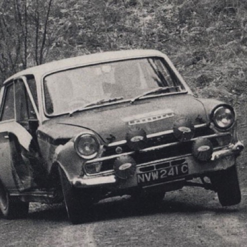 JIm a modifié la carosserie de la Cortina Lotus...