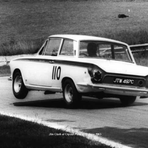 Jim sur 3 roues avec sa Cortina Lotus à Crystal Palace 1965