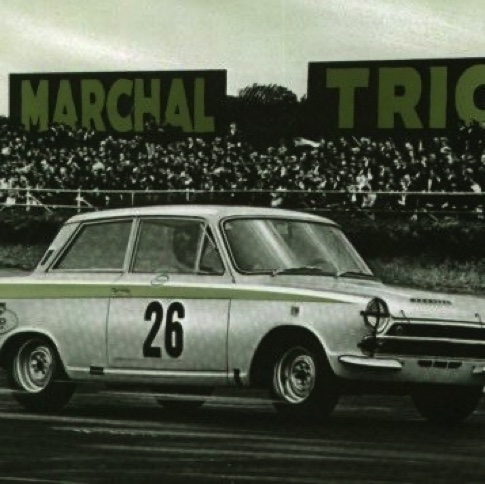 JIm s'amusait beaucoup avec la Cortina Lotus qui s'adaptait bien à son style coulé