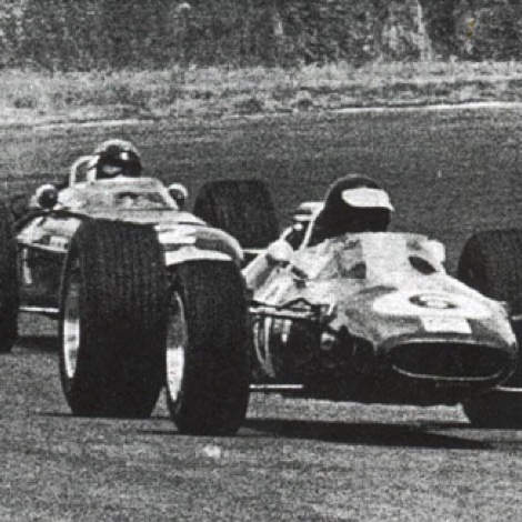 Devant Jackie à  Levin...