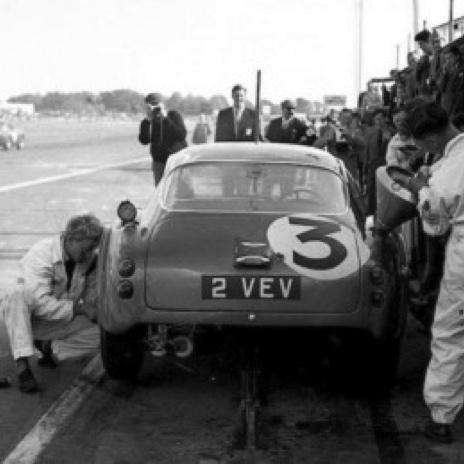 Ravitaillement lors du Toursit Trophy 1961